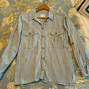 American eagle oversized fit women’s button down shirt